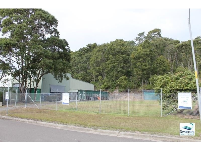23 Strathmore Rd, Caves Beach NSW 2281