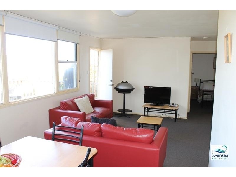 65 Caves Beach Rd, Caves Beach NSW 2281