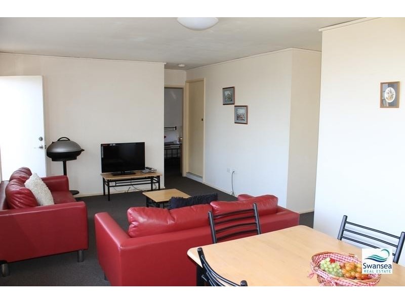 65 Caves Beach Rd, Caves Beach NSW 2281