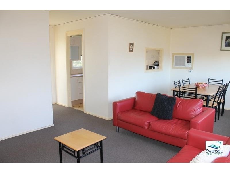 65 Caves Beach Rd, Caves Beach NSW 2281