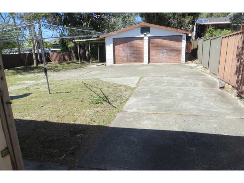 155 Park  Ave, Caves Beach NSW 2281