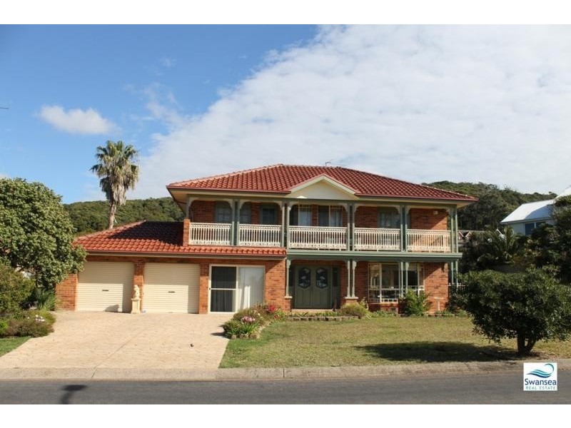 6 Seacliff  Pl, Caves Beach NSW 2281