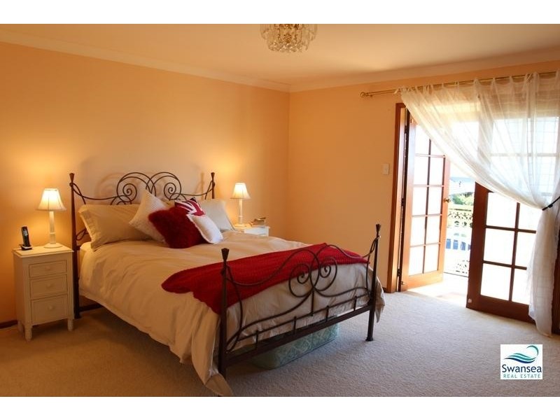 6 Seacliff  Pl, Caves Beach NSW 2281