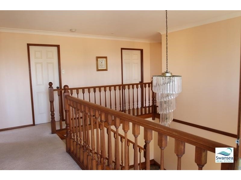 6 Seacliff  Pl, Caves Beach NSW 2281