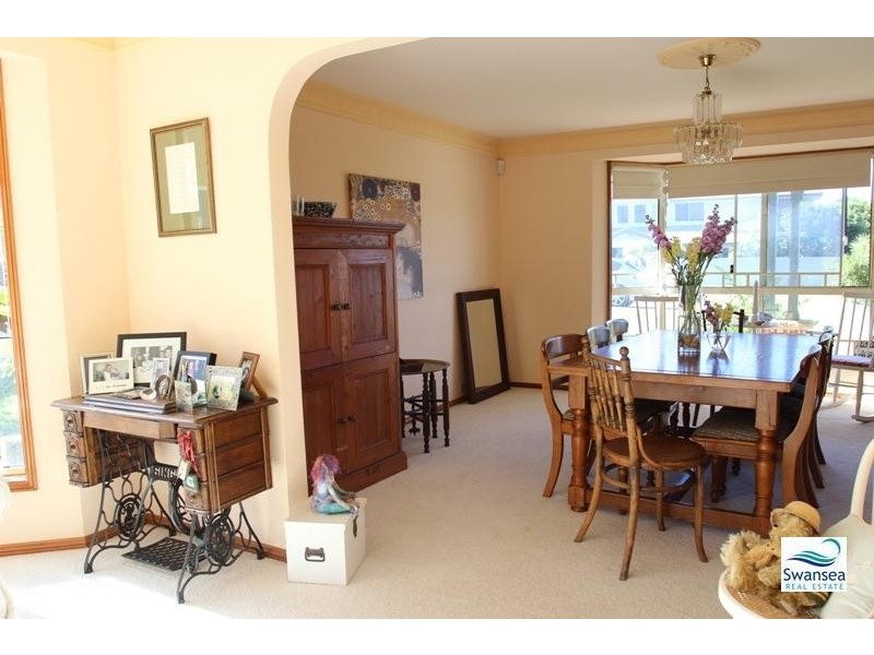 6 Seacliff  Pl, Caves Beach NSW 2281