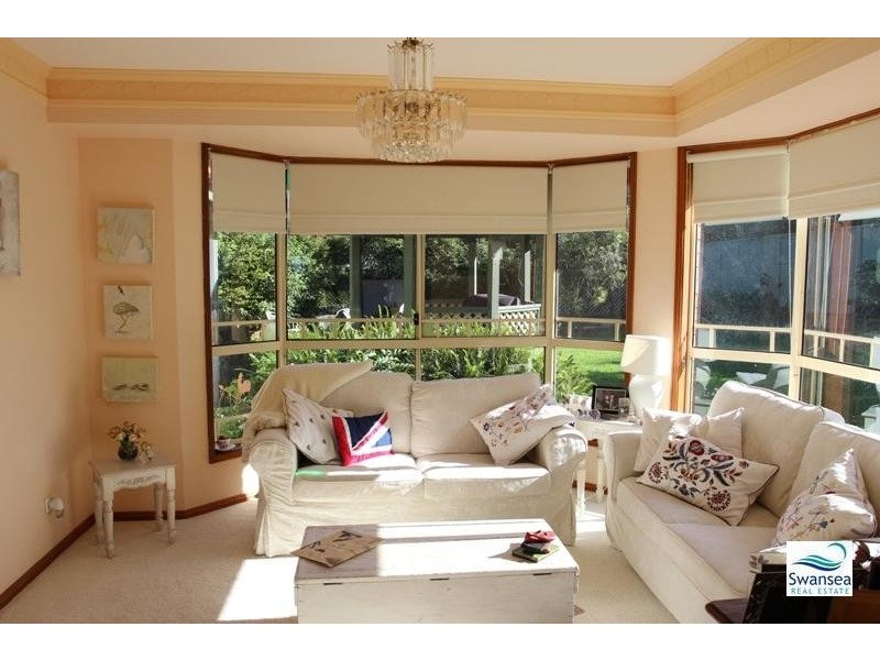 6 Seacliff  Pl, Caves Beach NSW 2281