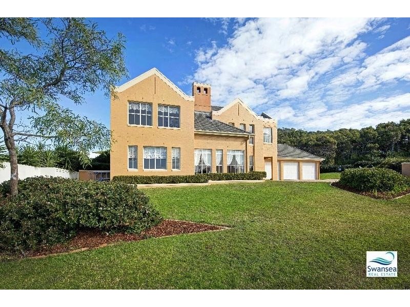 2 Seacliff Pl, Caves Beach NSW 2281