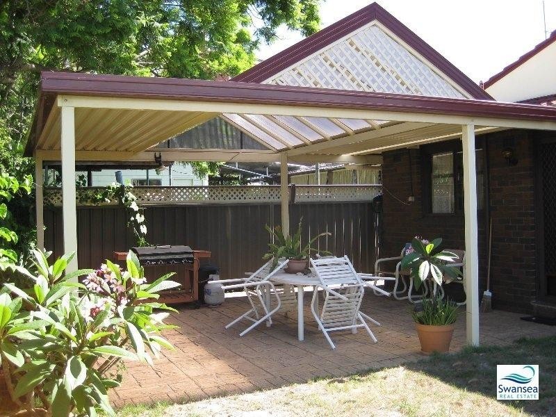 22 Caldwell St, Caves Beach NSW 2281