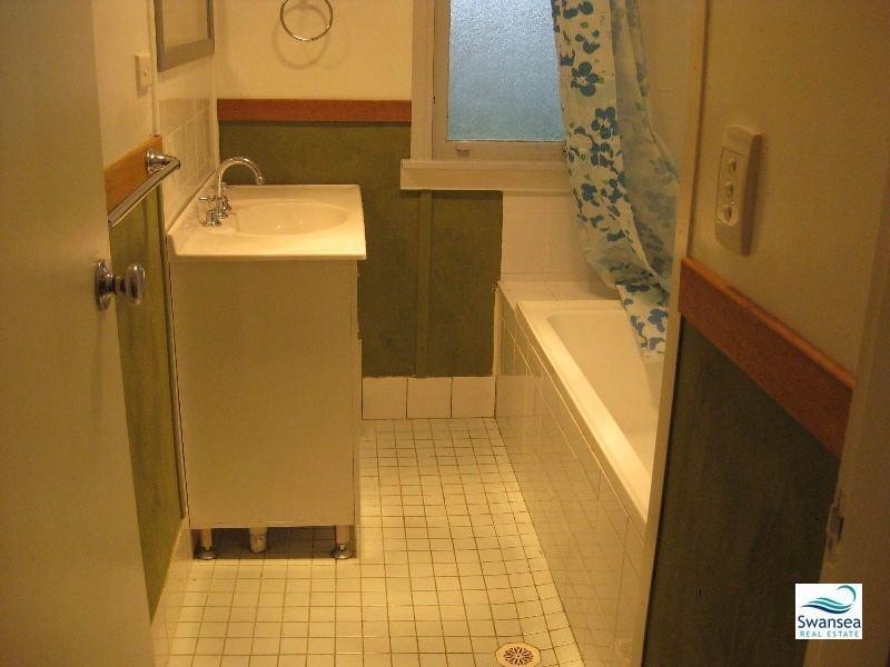 21 Phillip St, Caves Beach NSW 2281