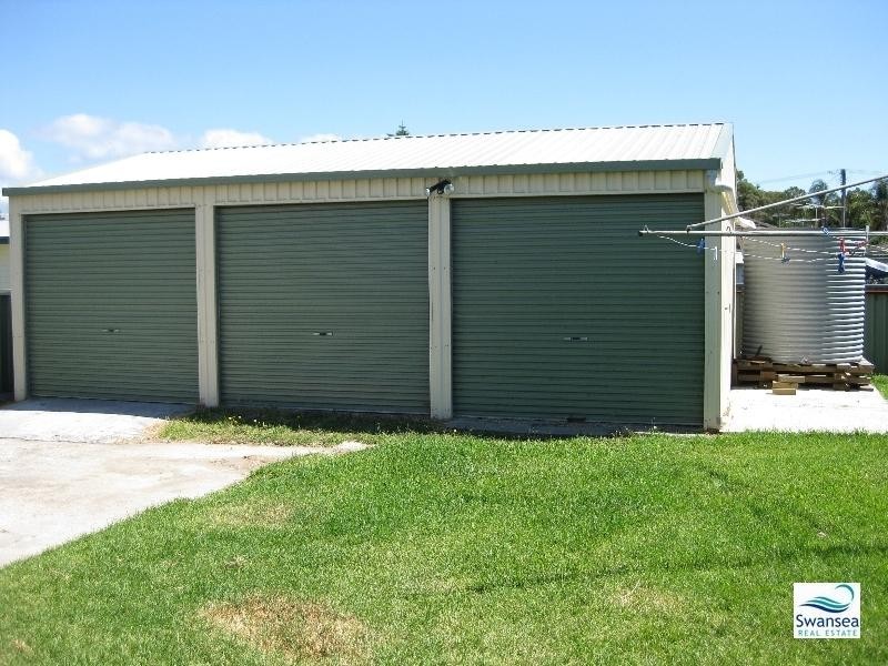 21 Phillip St, Caves Beach NSW 2281