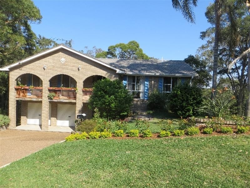 63 Scenic Dr, Caves Beach NSW 2281