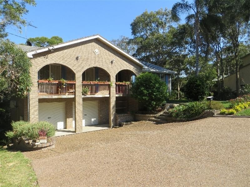 63 Scenic Dr, Caves Beach NSW 2281