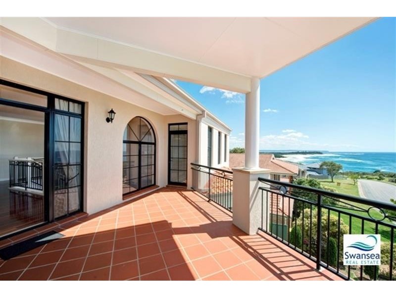 6 Spoon Rocks Rd, Caves Beach NSW 2281