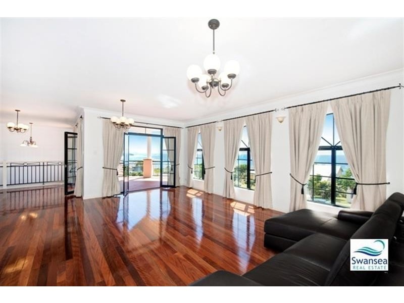 6 Spoon Rocks Rd, Caves Beach NSW 2281