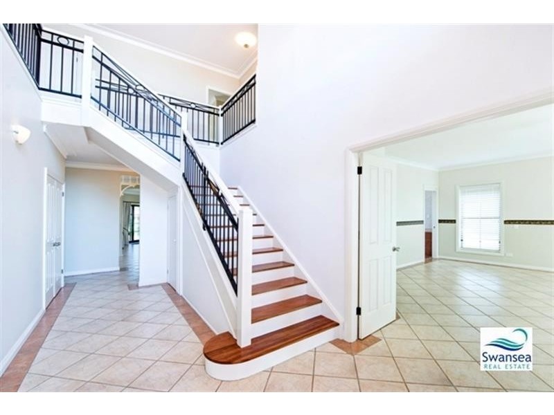 6 Spoon Rocks Rd, Caves Beach NSW 2281