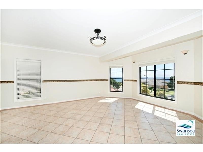 6 Spoon Rocks Rd, Caves Beach NSW 2281