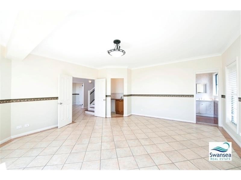 6 Spoon Rocks Rd, Caves Beach NSW 2281