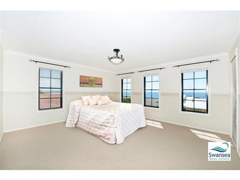 6 Spoon Rocks Rd, Caves Beach NSW 2281