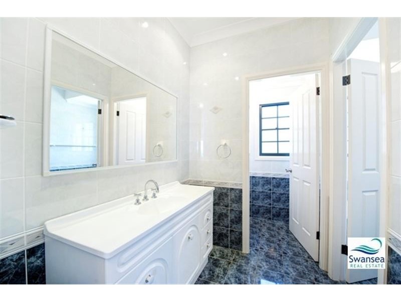 6 Spoon Rocks Rd, Caves Beach NSW 2281