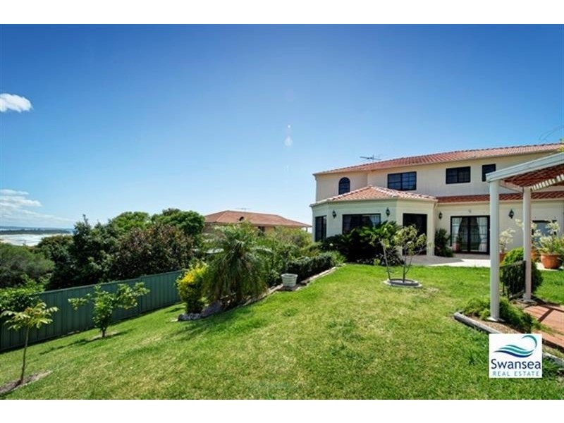 6 Spoon Rocks Rd, Caves Beach NSW 2281