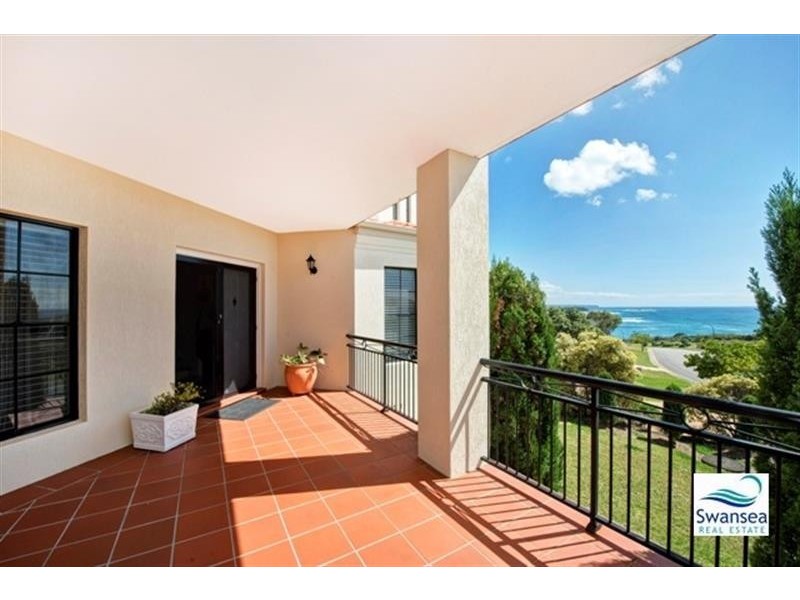 6 Spoon Rocks Rd, Caves Beach NSW 2281