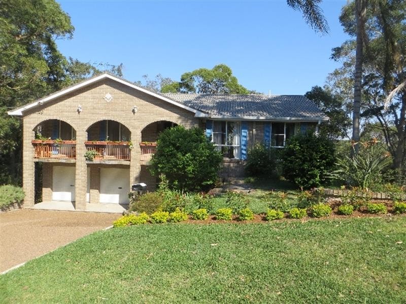 63 Scenic  Dr, Caves Beach NSW 2281