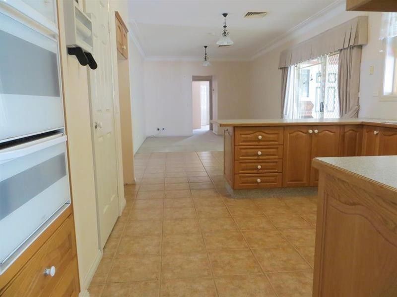 8 Aquamarine Cl, Caves Beach NSW 2281