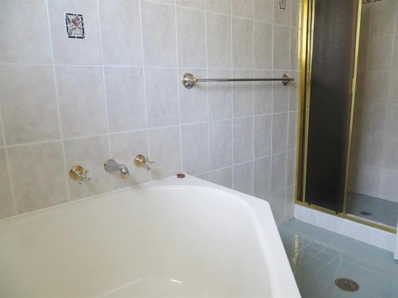 8 Aquamarine Cl, Caves Beach NSW 2281