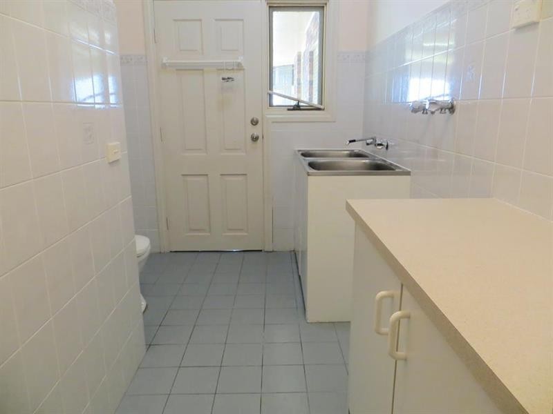 8 Aquamarine Cl, Caves Beach NSW 2281