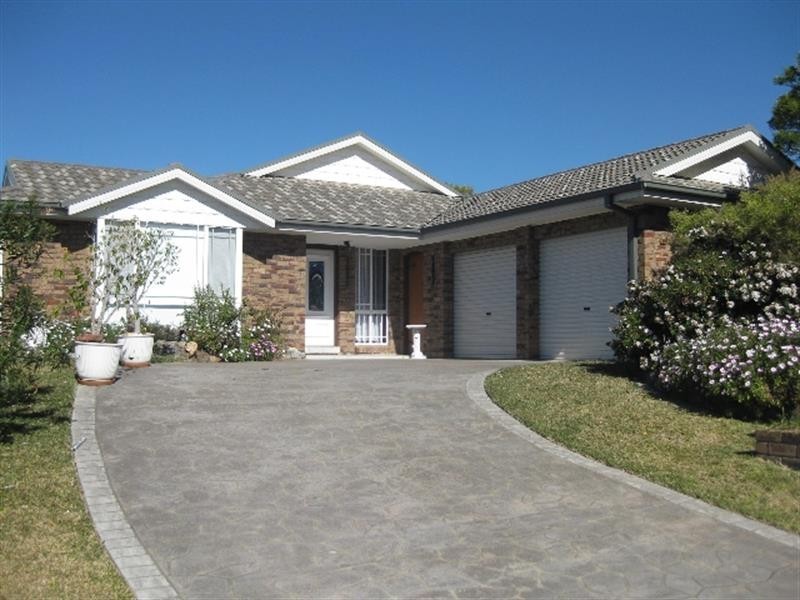 17  Galleon  Gr, Caves Beach NSW 2281