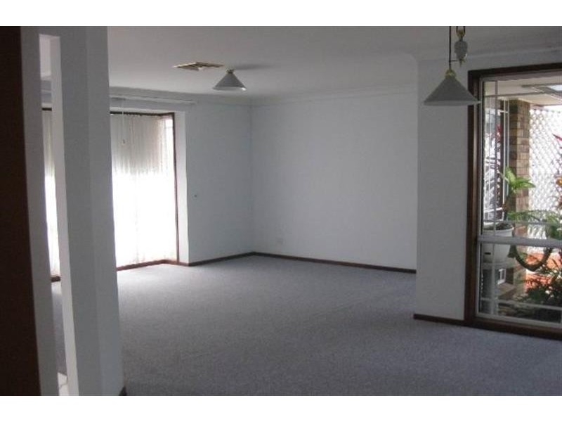 17  Galleon  Gr, Caves Beach NSW 2281