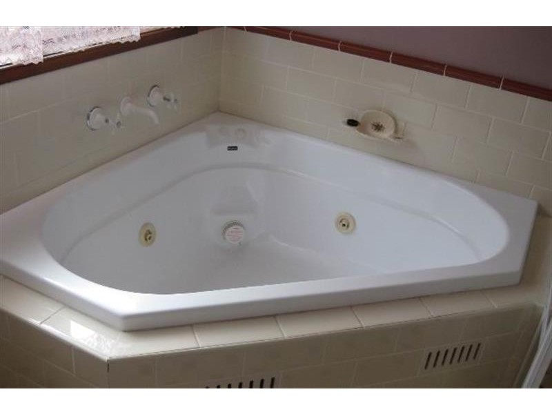 17  Galleon  Gr, Caves Beach NSW 2281