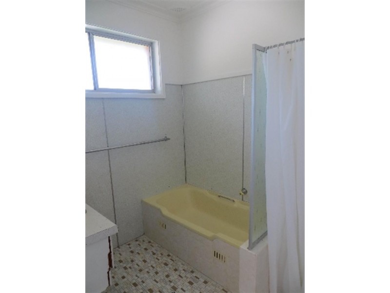 7 Central Ave, Nords Wharf NSW 2281