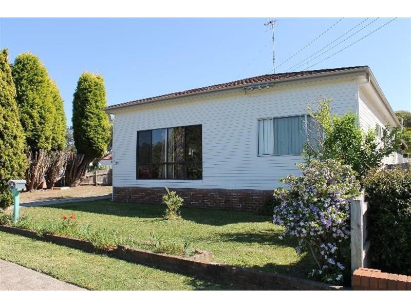 57 Evans St, Belmont NSW 2280