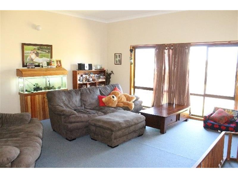 57 Evans St, Belmont NSW 2280