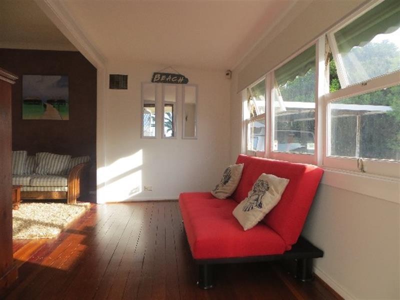 12 Tirriki St, Blacksmiths NSW 2281