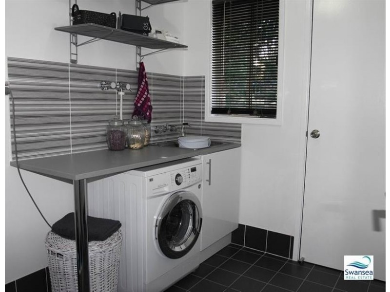 16 Satinwood Ct, Caves Beach NSW 2281