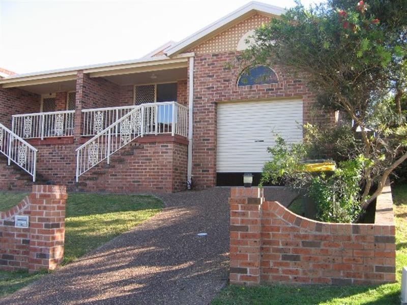 26A Seaspray Cl, Caves Beach NSW 2281