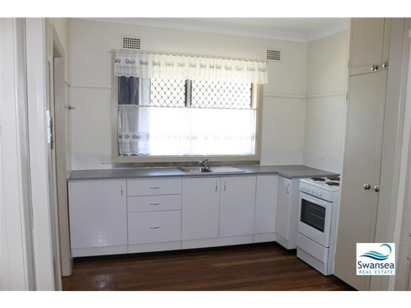 12 Beach St, Belmont South NSW 2280