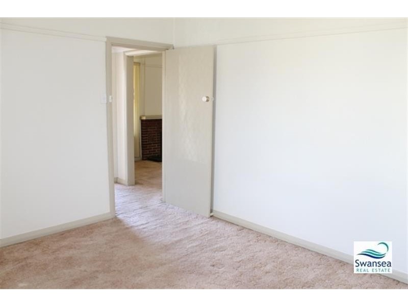 12 Beach St, Belmont South NSW 2280