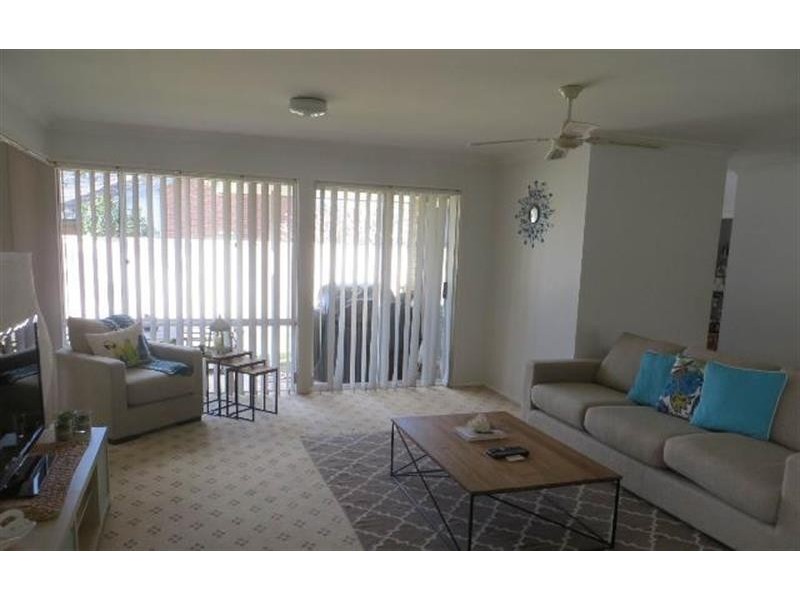 19 Seaspray  Cl, Caves Beach NSW 2281