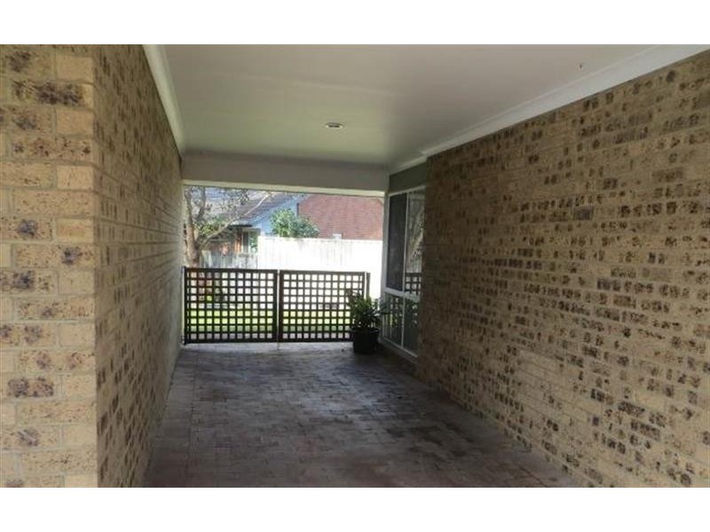 19 Seaspray  Cl, Caves Beach NSW 2281