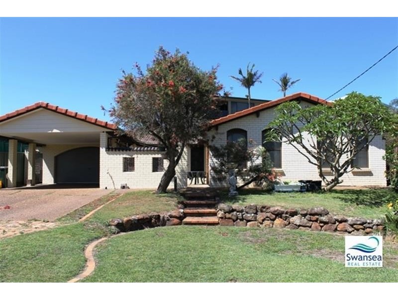 3 Rose Cl, Caves Beach NSW 2281