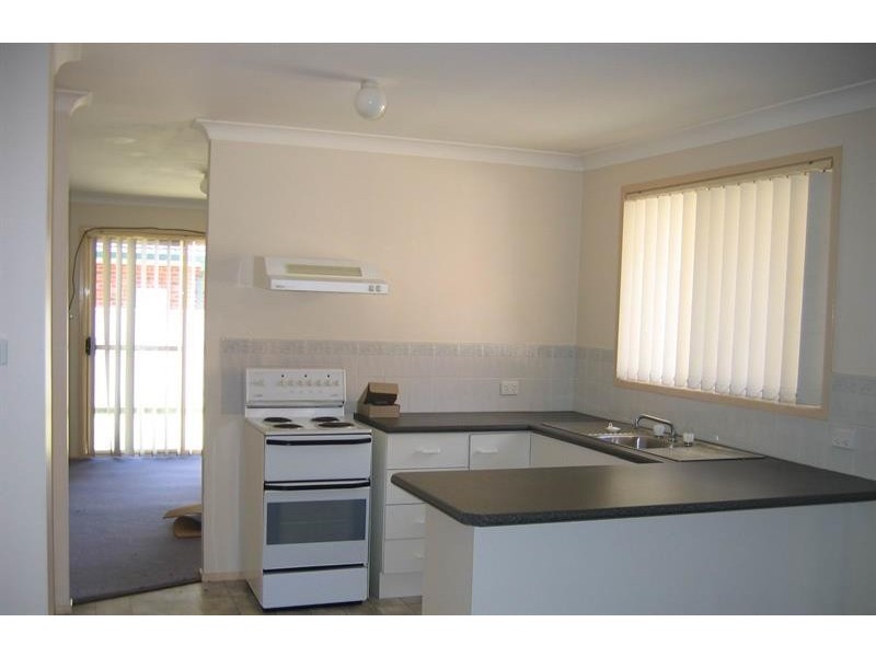 1/3 Boikon St, Blacksmiths NSW 2281