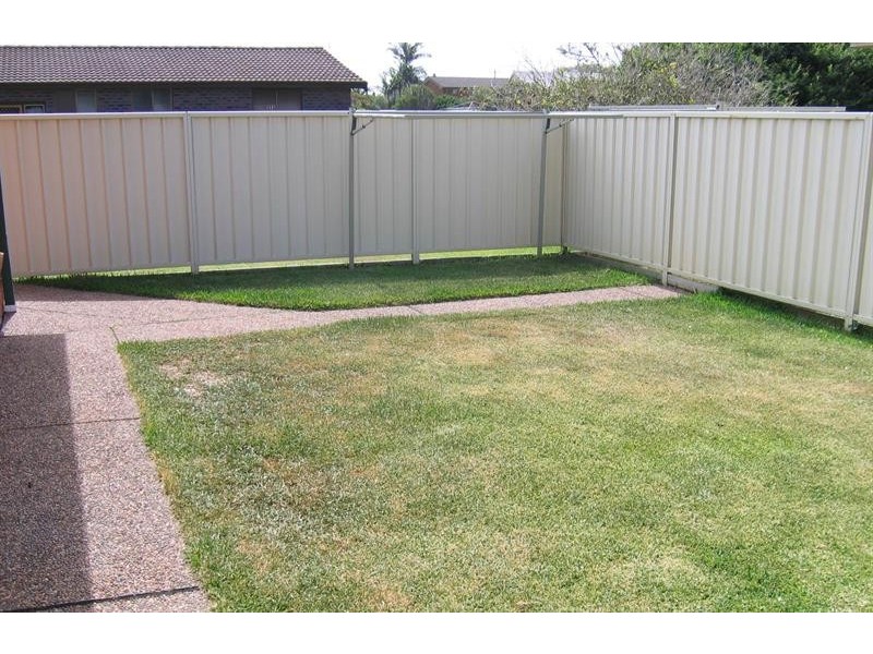 1/3 Boikon St, Blacksmiths NSW 2281