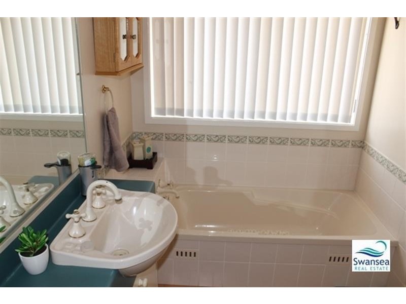 10 Nioka Pl, Swansea NSW 2281