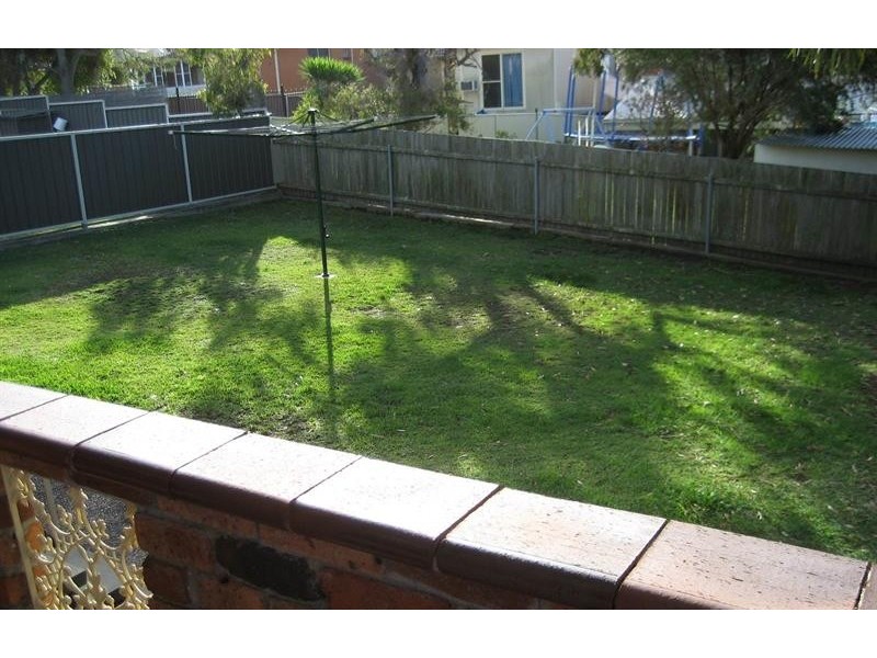 15 Bligh Ave, Caves Beach NSW 2281