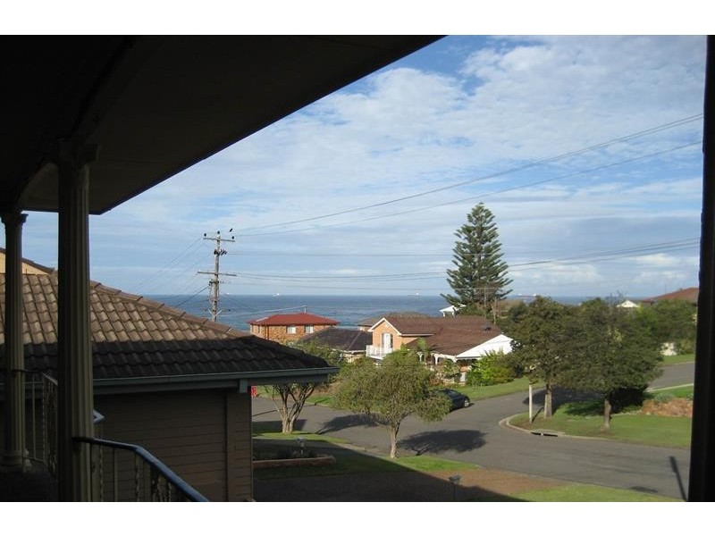 15 Bligh Ave, Caves Beach NSW 2281