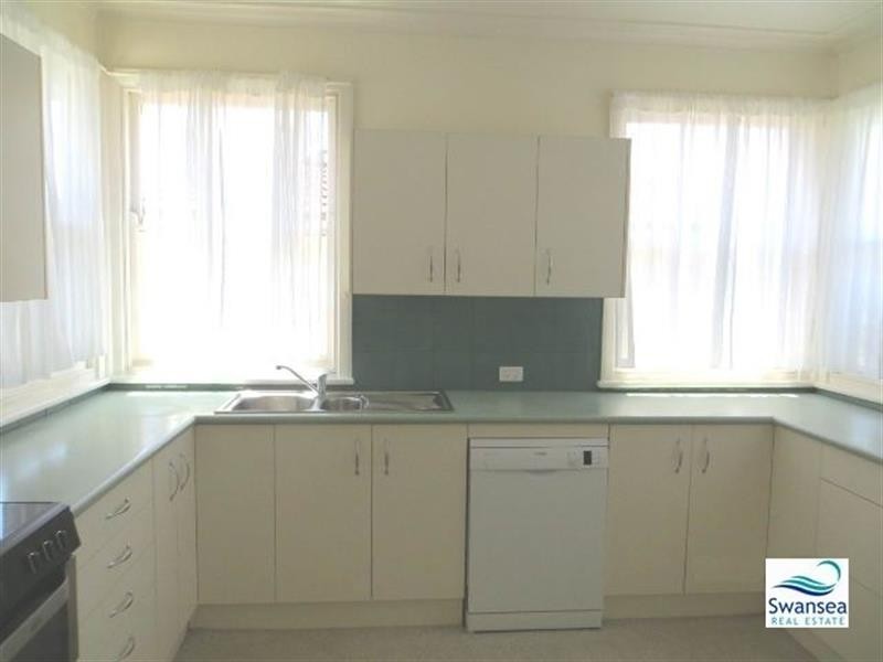 214 Parbury Rd, Swansea NSW 2281