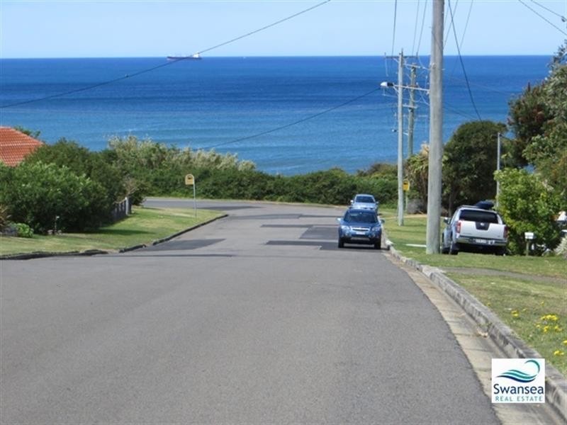 54 Ocean View Pde, Caves Beach NSW 2281